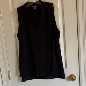 VINCE CAMUTO  Black Sleeveless V-Neck Tunic Top